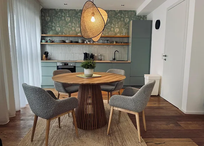 Apartman Stadtwohnung Mit Balkon *