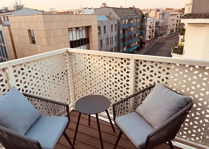 Stadtwohnung Mit Balkon Bécs